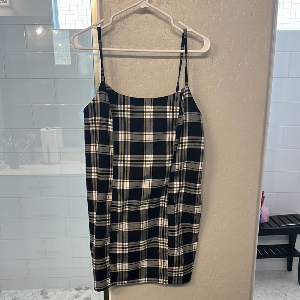 H&M Black and White Sleeveless Slip Dress